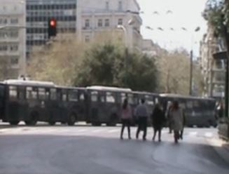 Υπό δρακόντεια μέτρα ασφαλείας η μαθητική παρέλαση στο Σύνταγμα