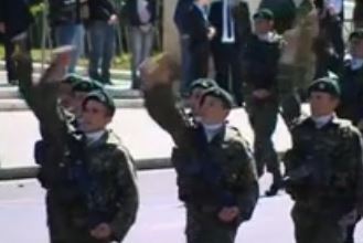 25η Μαρτίου: Πρώτα στρατιωτική παρέλαση, μετά δημοτικό γλέντι