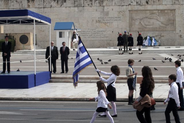 Χωρίς απρόοπτα η μαθητική παρέλαση