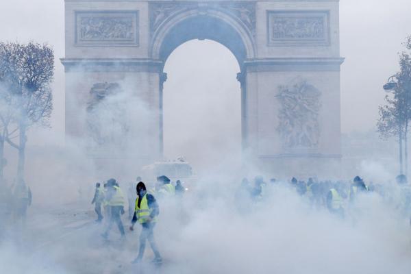 Γαλλία: Έκτακτη συνεδρίαση στο Προεδρικό Μέγαρο μετά τα βίαια επεισόδια