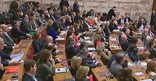 Σε υψηλούς τόνους οι τοποθετήσεις και διαφοροποιήσεις βουλευτών του ΠΑΣΟΚ στην ΚΟ