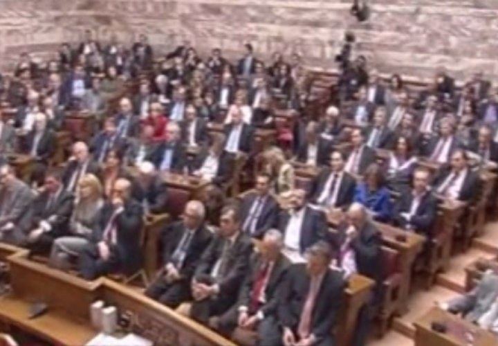 «Φρουτάκια» της οργής για το ΠΑΣΟΚ