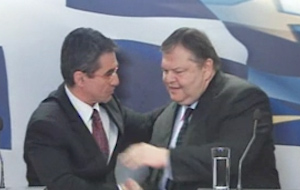 Διχασμένοι στο ΠΑΣΟΚ από τη «συνεργασία» Λοβέρδου-Βενιζέλου