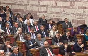 Επιφυλακτικοί οι βουλευτές του ΠΑΣΟΚ για τα νέα μέτρα