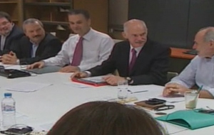 Διχασμένα τα στελέχη του ΠΑΣΟΚ για την ηγεσία του κόμματος