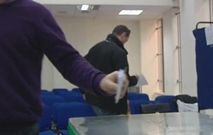 Ικανοποίηση στο ΠΑΣΟΚ από τη προσέλευση για την εκλογή συνέδρων