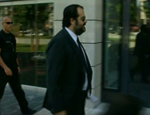 Ο Πατέρας παραιτήθηκε και κάνει αγωγές σε εφημερίδες