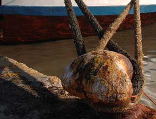 Ακινητοποιημένα τα πλοία στο λιμάνι του Πειραιά