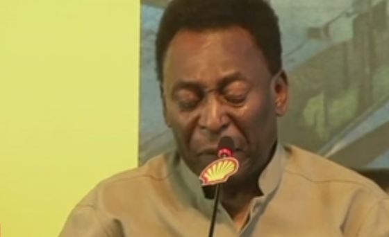 Πελέ: «Είμαι καλά, δεν είμαι στην εντατική»