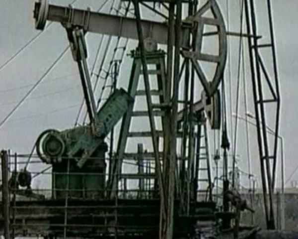 Σε επίπεδο-ρεκόρ, στο 1,65 ευρώ το λίτρο, σκαρφαλώνει η τιμή της αμόλυβδης