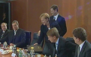 Φίλιπ Ρέσλερ: «Η χρεοκοπία δεν είναι ταμπού»