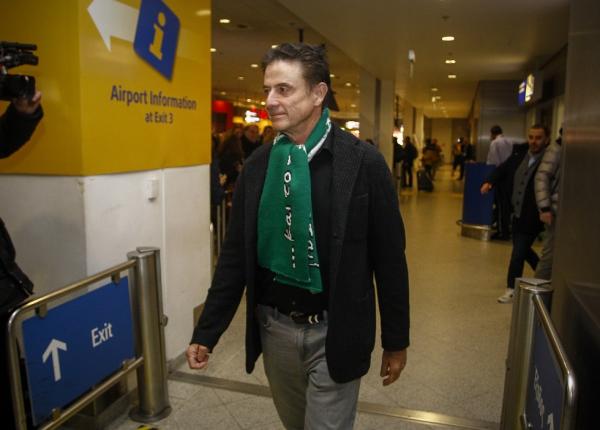 Ήρθε με κασκόλ του ΠΑΟ ο Πιτίνο: «Εχω υπογράψει, πάω προπόνηση»