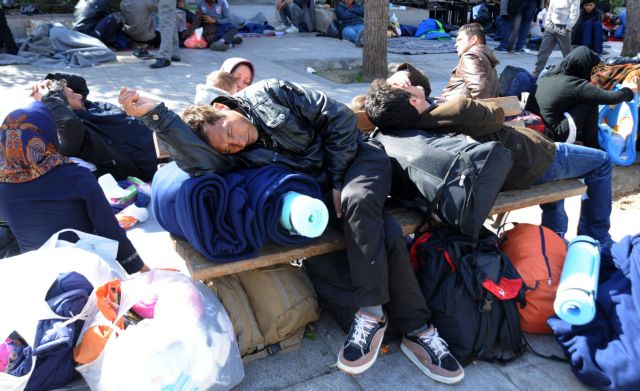 Κραυγή αγωνίας από χιλιάδες εγκλωβισμένους πρόσφυγες