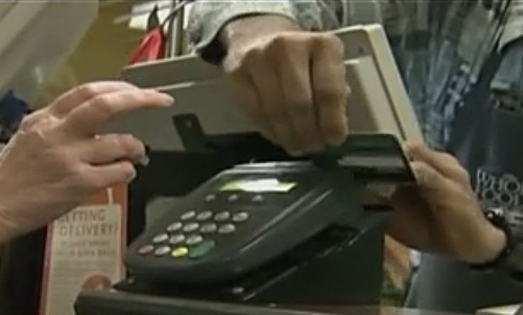 Με πλαστικό χρήμα το χτίσιμο του αφορολογήτου το 2016