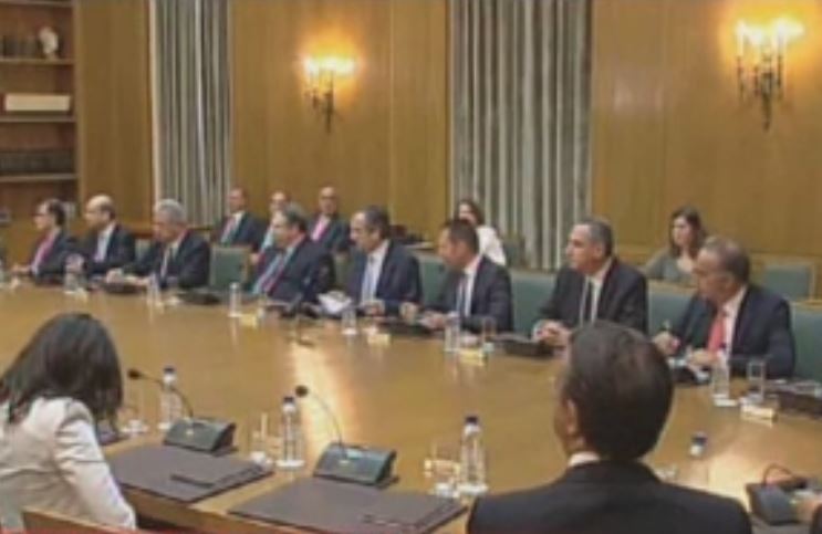 Μήνυμα προς τρόικα: Συμφωνία για πλειστηριασμούς ή μονομερής ρύθμιση