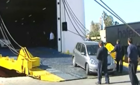 Μειώνονται οι τιμές στα εισιτήρια των πλοίων