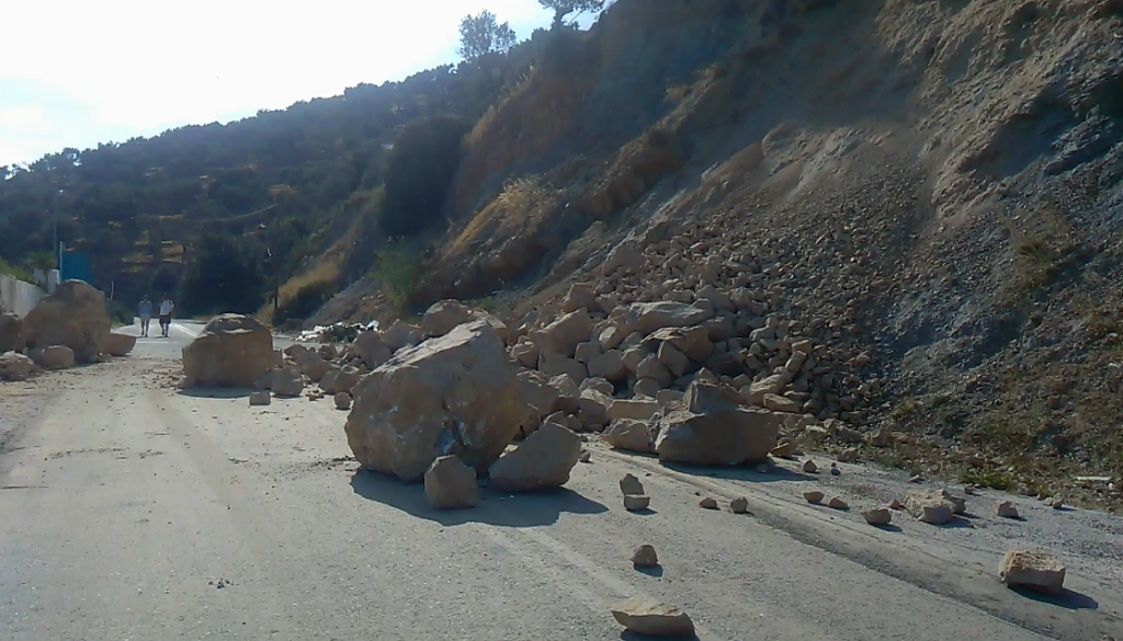 Λέσβος : Προβλήματα στο οδικό δίκτυο από κατολισθήσεις