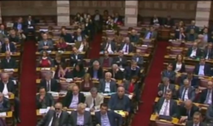 Γάλα, φαρμακεία και ταξί τα τρία μεγάλα «αγκάθια» του πολυνομοσχεδίου