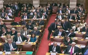 Νέα πολιτικά σχήματα «ετοιμάζονται» από τους διαγραμμένους