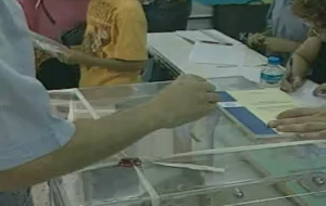 Εκλογική «κόντρα» ΠΑΣΟΚ-ΝΔ για τις προσλήψεις στα ΕΛ.ΤΑ.