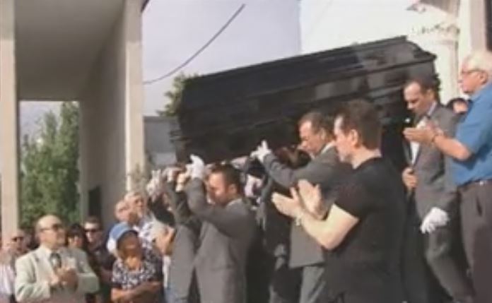 Την Πόλυ Πάνου αποχαιρέτησαν φίλοι και θαυμαστές