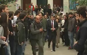 Προπηλάκισαν τον υφυπουργό Παιδείας στο Πολυτεχνείο