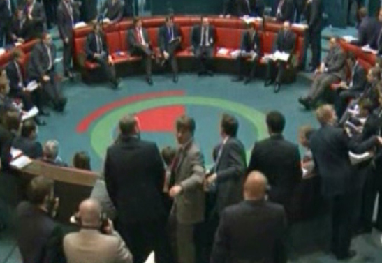 Η τρόικα «ξεσκονίζει» (και) τη Πορτογαλία