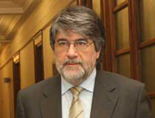 Η πρώτη αποχώρηση