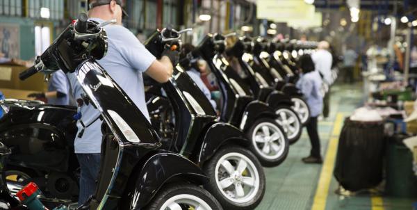 Κατασκευάζοντας τη Vespa Primavera