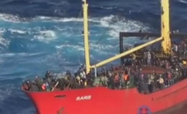 Αποβιβάστηκαν στην Ιεράπετρα οι μετανάστες του πλοίoυ «Baris»