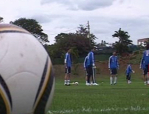 H προπόνηση της Εθνικής πριν την πρεμιέρα και οι φίλαθλοι που καταφτάνουν