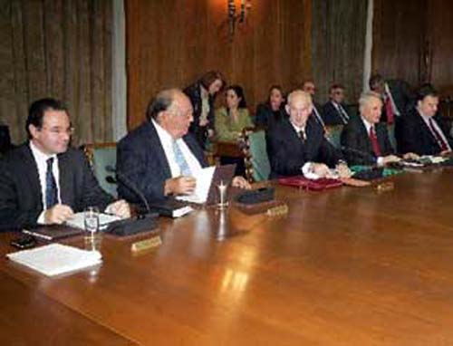 Κόντρα για την οικονομία