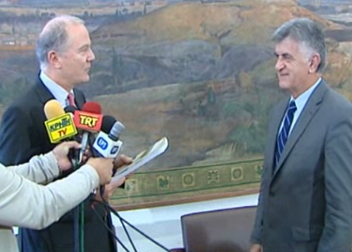 Την έκθεση για τη νομισματική πολιτική παρέδωσε στον πρόεδρο της Βουλής ο Γιώργος Προβόπουλος