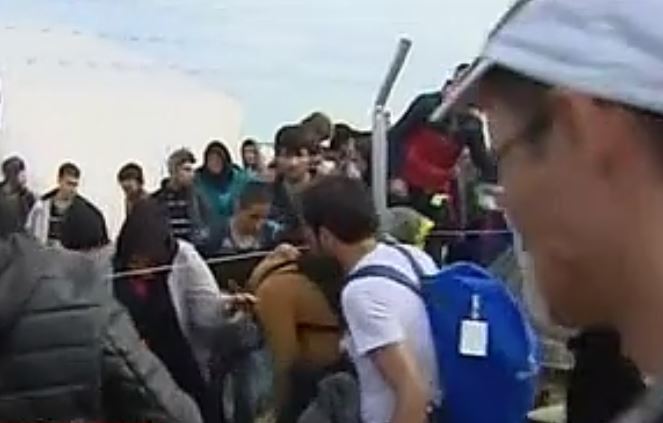 Απέκλεισαν σιδηροδρομικές γραμμές στην Ειδομένη αφγανοί πρόσφυγες