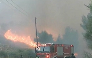 Μάχη με τα πύρινα μέτωπα σε Κίσσαμο και Πάτρα