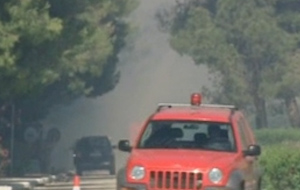 Νεκρός ένας πυροσβέστης από ανακοπή καρδιάς στην φωτιά της Ελευσίνας