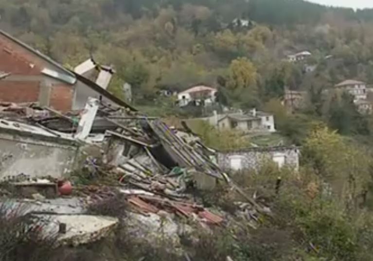 Κάτοικοι του χωριού Ρόπωτο Τρικάλων έλαβαν ΕΝΦΙΑ για σπίτια που έχουν χαθεί