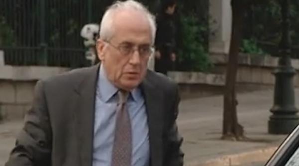 Η σύγκρουση Μανιτάκη- Ρουπακιώτη φέρνει πιο κοντά τον ανασχηματισμό