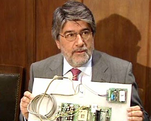 Ο Ν.Ρόβλιας παρουσιάζει μια από τις μεθόδους που κάποια βενζινάδικα χρησιμοποιούν για να βάζουν «αέρα» αντί για βενζίνη