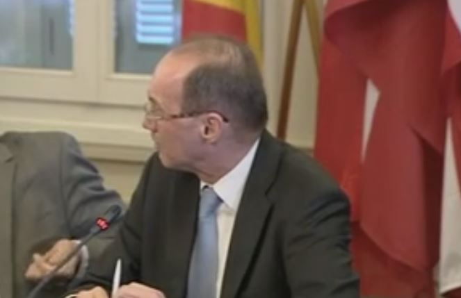 Πολιτική θύελλα προκαλούν οι δηλώσεις Κάρας για τον Αλ.Τσίπρα