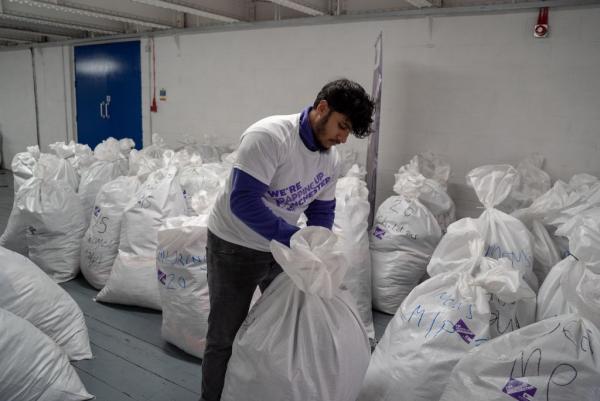 Χριστουγεννιάτικα περιτυλίγματα δώρων για καλό σκοπό