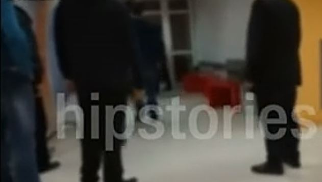 Εισβολή μελών του «Ρουβίκωνα» στο στούντιο της ΕΡΤ