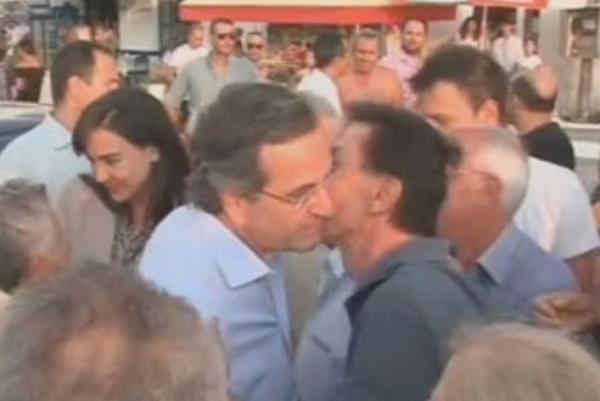 Ο Αντ.Σαμαράς βράβευσε τον Γ.Σμαραγδή και τον ήρωα της Πύλου Β.Καραβία