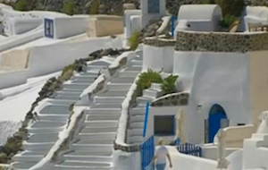 Τουριστικό «πάντρεμα» μεταξύ Σαντορίνης και Τοσκάνης