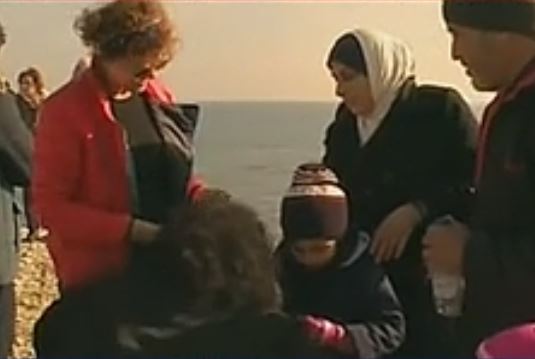 Η Σούζαν Σάραντον στο πλευρό των προσφύγων στη Λέσβο