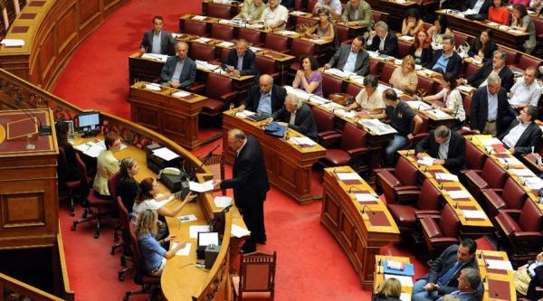 Η λίστα με τα ονόματα των πολιτικών που ελέγχει το ΣΔΟΕ