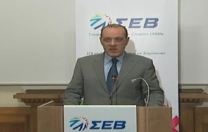 Κόντρα ΠΑΣΟΚ-ΣΕΒ για τις μειώσεις στους μισθούς