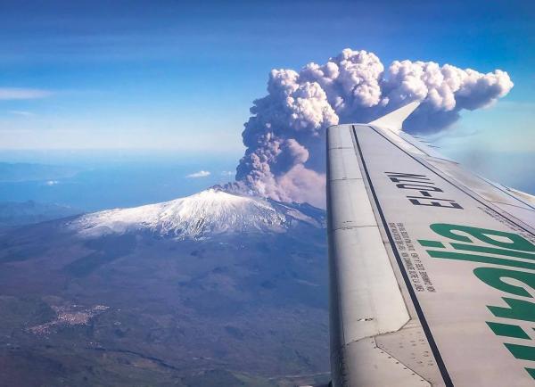 Ιταλία : Συναγερμός μετά το «ξύπνημα» του ηφαιστείου της Αίτνας