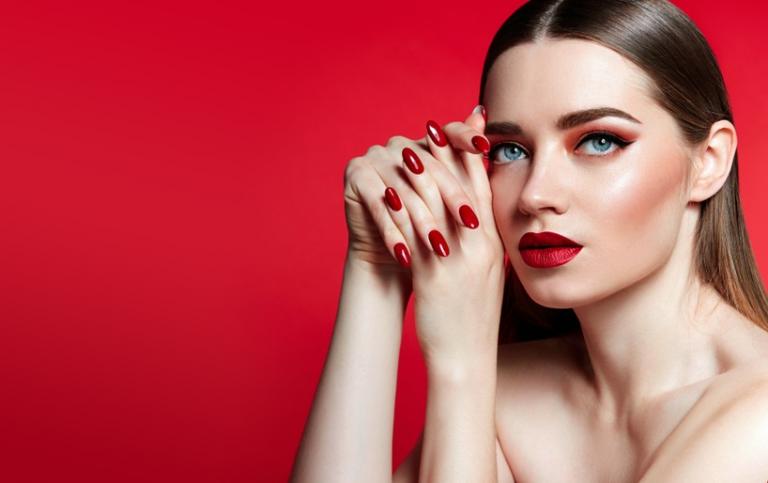 Το σχήμα νυχιών που ταιριάζει σε όλες τις γυναίκες