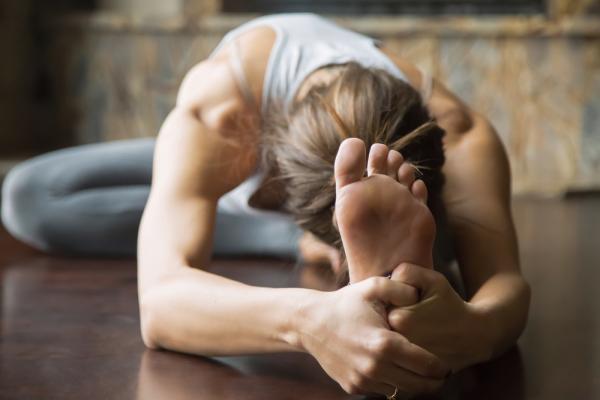 Πόνος στην πλάτη: Οι ασκήσεις γιόγκα που θα σας ανακουφίσουν